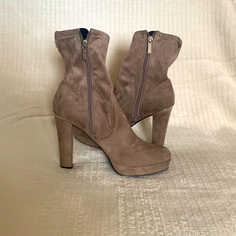Guess ankle boots size 7.5